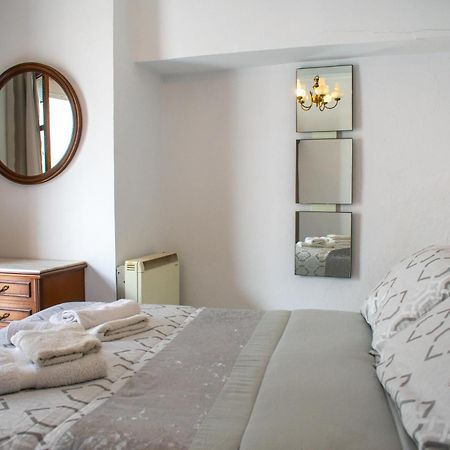 Casa Puerta Arabe Villa Setenil De Las Bodegas Екстериор снимка